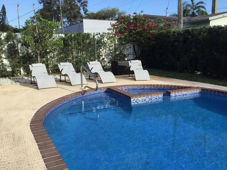 Home With A Pool Close To Beach And Fll Airport Pool Heated October- March Fort Lauderdale Extérieur photo
