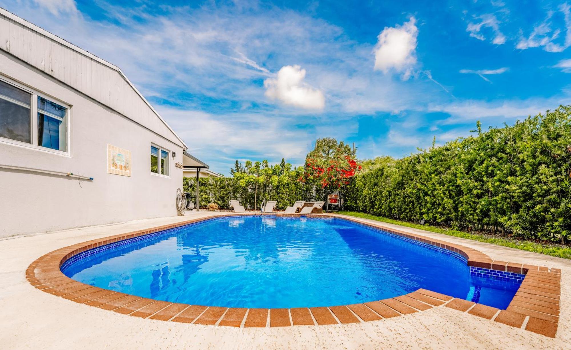 Home With A Pool Close To Beach And Fll Airport Pool Heated October- March Fort Lauderdale Extérieur photo