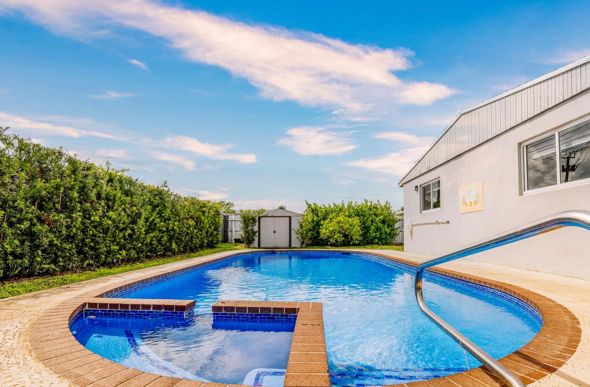 Home With A Pool Close To Beach And Fll Airport Pool Heated October- March Fort Lauderdale Extérieur photo